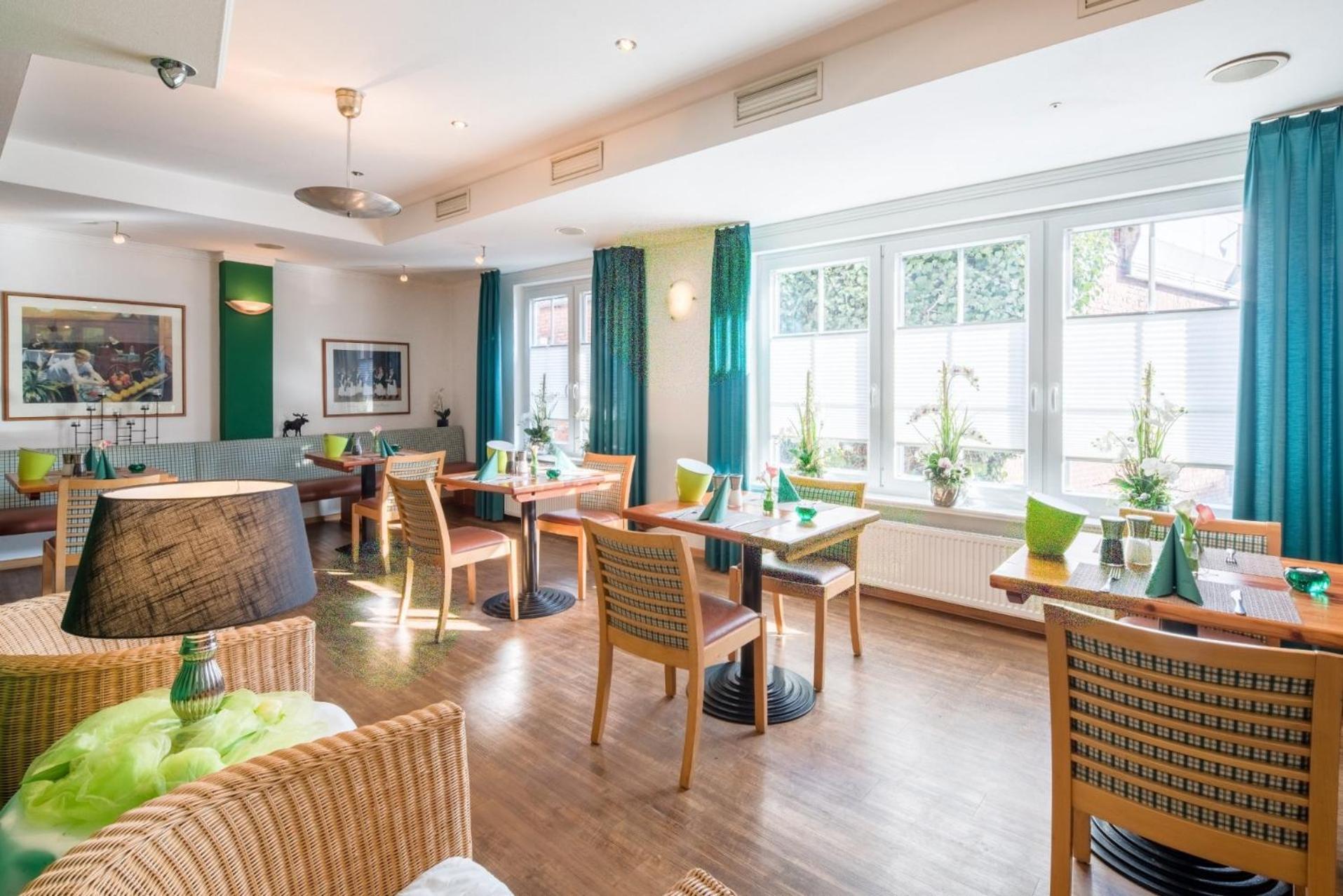 Hotel Zur Post - Economy Rooms Garrel Kültér fotó
